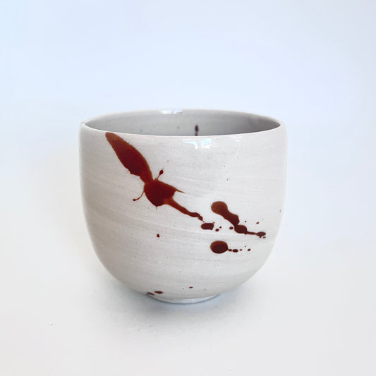 Enkelt design på keramikkrus i stentøj